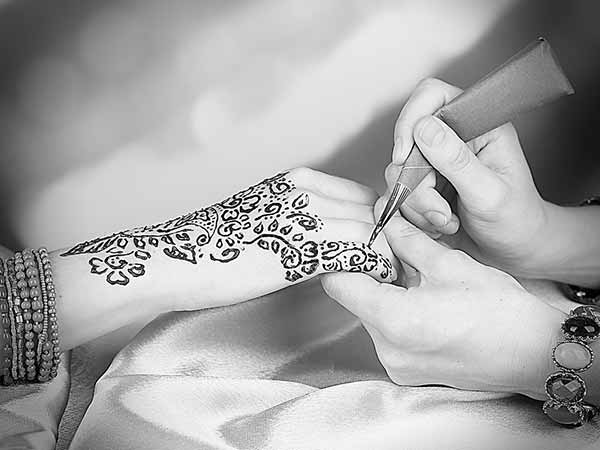how to remove mehndi from hands in one day boldsky com how to remove mehndi from hands in one day boldsky com