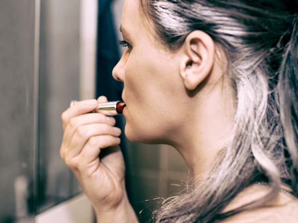 7 Awesome Ways A 20 Year Old Can Get Rid Of White Hair Boldsky Com