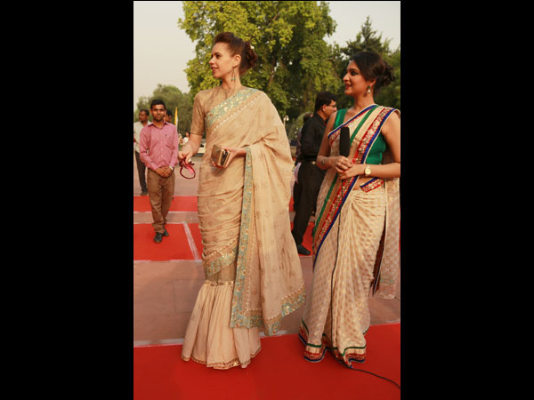 aaj kal ki fancy saree