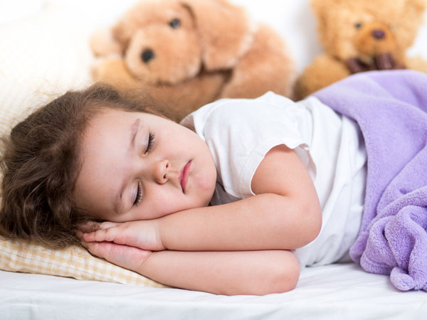 When Can Your Baby Sleep With A Pillow Boldsky Com