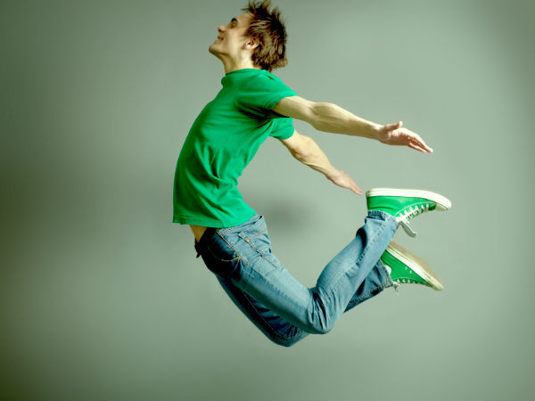 Why Men Shouldn't Jump Without Underwear - Boldsky.com