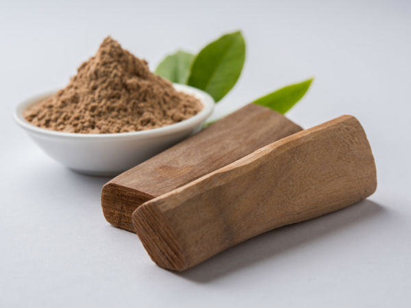 How To Use Sandalwood Powder For Different Skin Concerns Boldsky Com