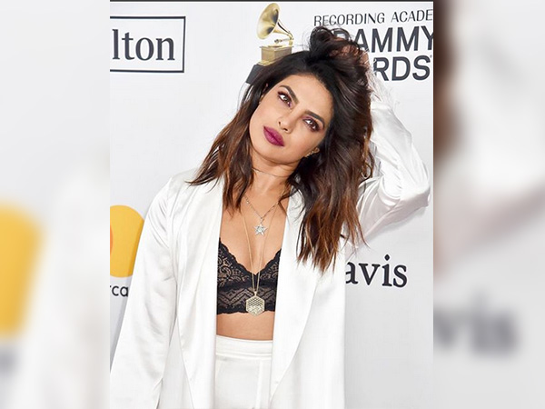priyanka chopra in grammy awards 2018 priyanka chopra slayed it in a monochrome at the grammy priyanka chopra in grammy awards 2018 priyanka chopra slayed it in a monochrome at the grammy