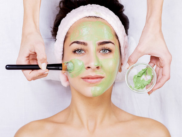 Rutin Oleskan Masker Bayam dan Madu ke Wajah Selama 30 Menit, Bisa Jadi Anti-Aging hingga Cerahkan Kulit Wajah