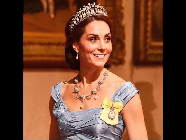 Kate Middleton Latest Royal Look Photoshoot - Boldsky.com