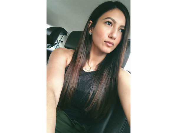 Gauhar Khan Travel Outfit In Dubai Photoshoot - Boldsky.com