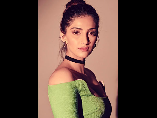 Sonam Kapoor Ahuja's Photoshoot In A Green Dress - Boldsky.com Sonam Kapoor Ahuja's Photoshoot In A Green Dress - Boldsky.com