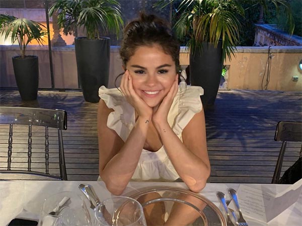 Selena Gomez's Dress Goals From Her Italy Trip - Boldsky.com