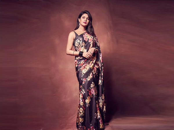 One Night, Two Looks From Priyanka Chopra In A Sari And A Suit One Night, Two Looks From Priyanka Chopra In A Sari And A Suit