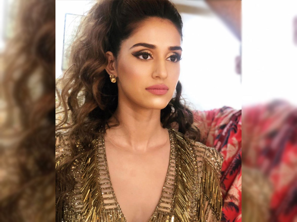 Tiger Shroff And Disha Patani In Golden Outfits For Their Dance