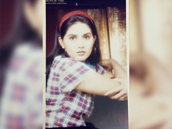 Sonali Kulkarni Take MeAt20 Challenge Sonali Kulkarni Take MeAt20 Challenge