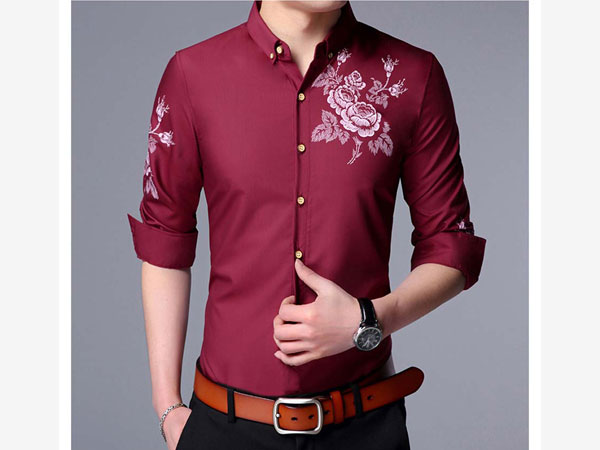 maroon colour shirt and black pant
