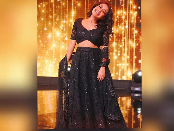 neha kakkar stylish dress