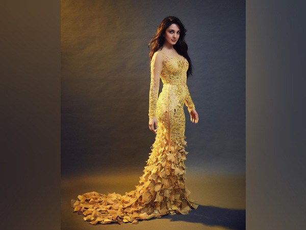 dresses of kiara advani