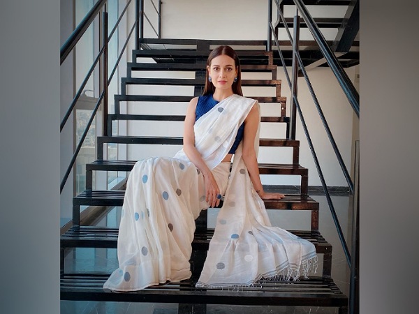 Dia Mirza&#39;s Cotton Muslin Jamdani Saree On Instagram - Boldsky.com