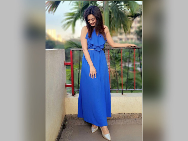 Shweta Tiwari In A Blue Dress Shweta Tiwari In A Blue Dress