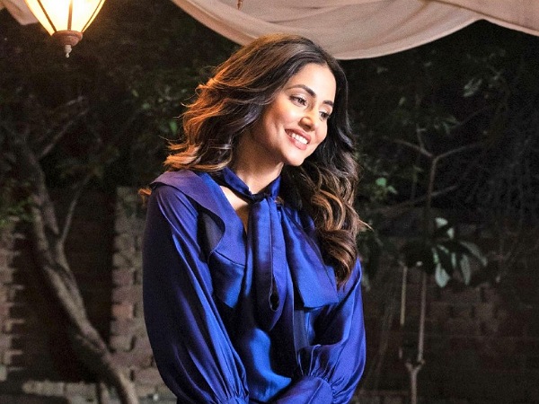 Hina Khan's Still Pictures In A Silk Blue Midi Dress From Patthar Wargi  Song - Boldsky.com