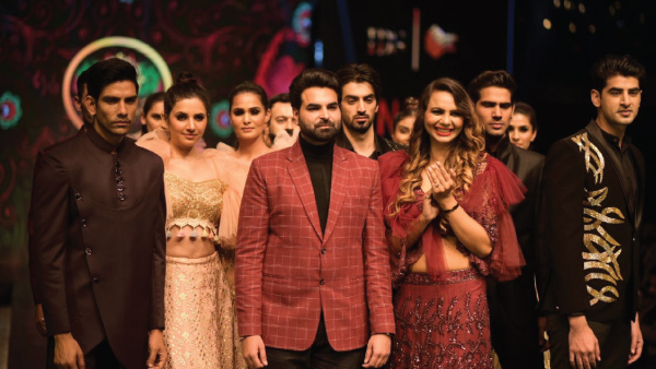 Designer Show Wraps Up With Fashionably Designer Show Wraps Up With Fashionably