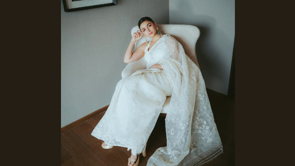 Alia Bhatt’s White Muslin Jamdani Saree Alia Bhatt’s White Muslin Jamdani Saree