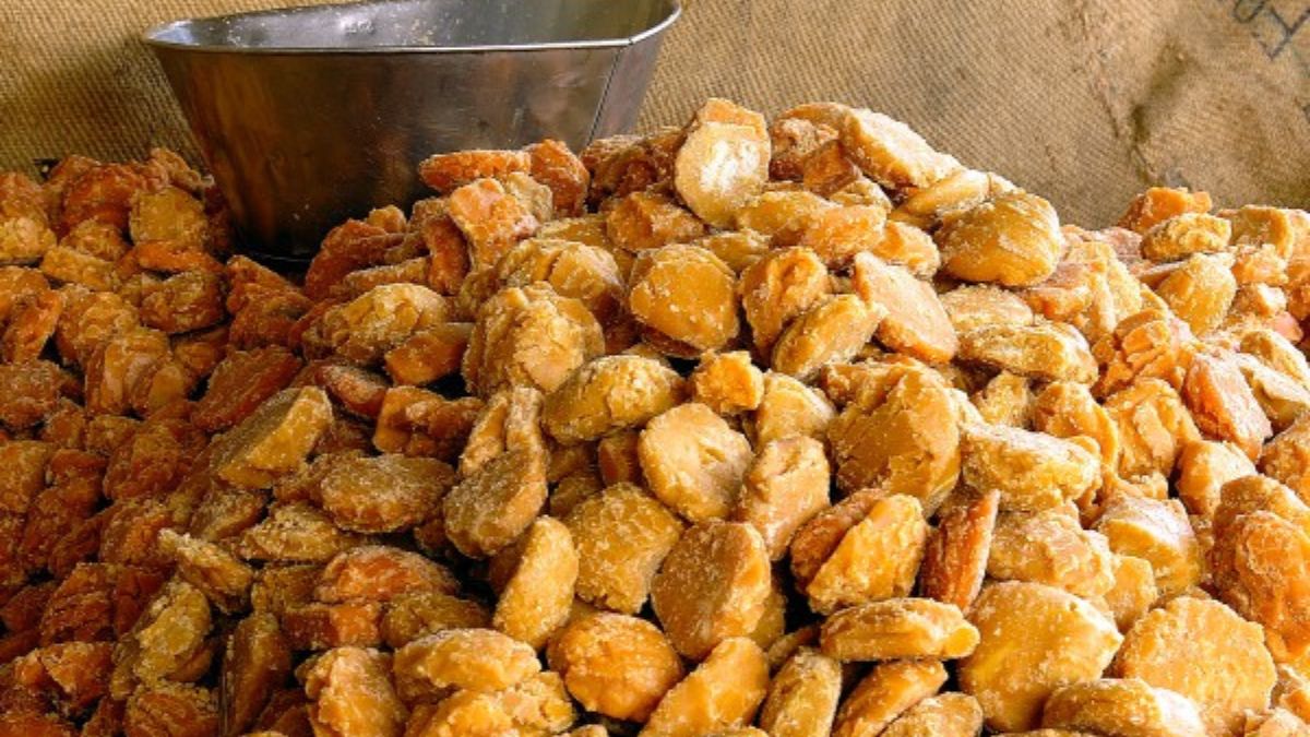 Is Jaggery Safe For Babies? When Can You Start Giving Your Kid Jaggery?