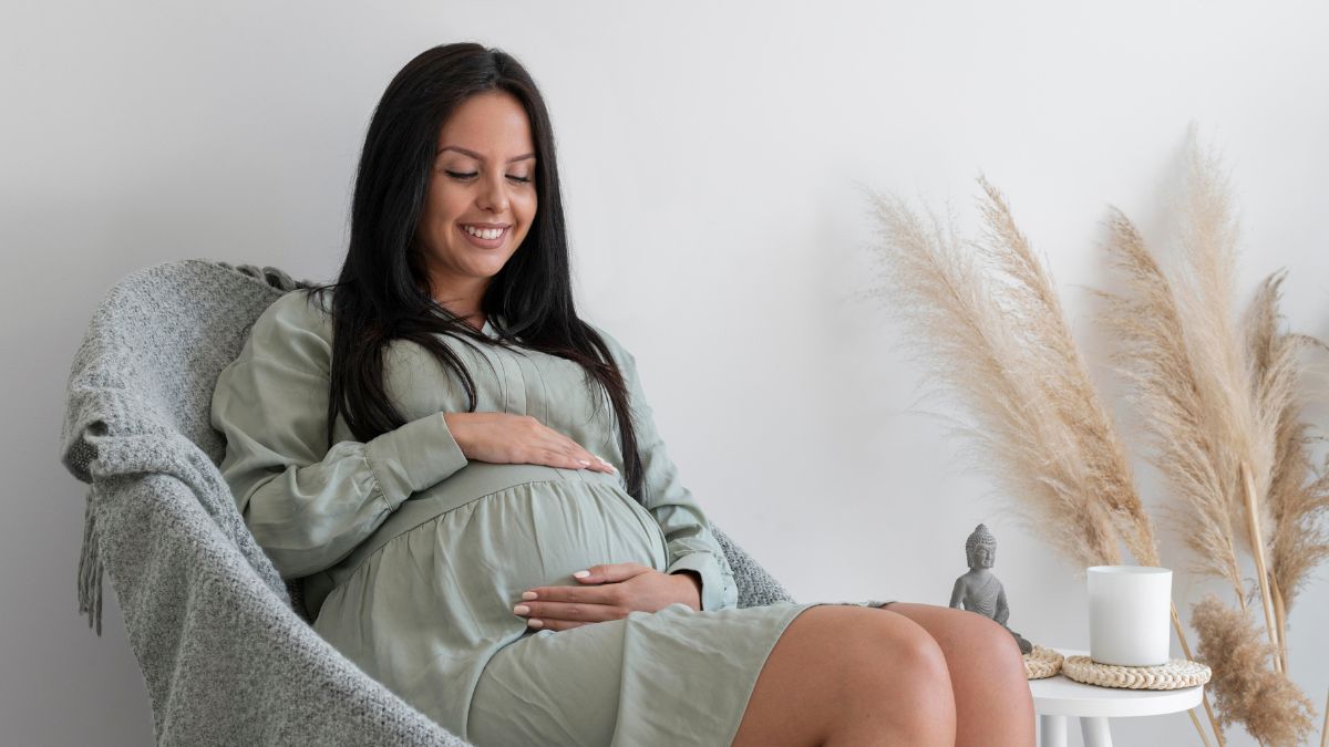 Do You Talk To Your Baby In The Womb? What Are Its Benefits?