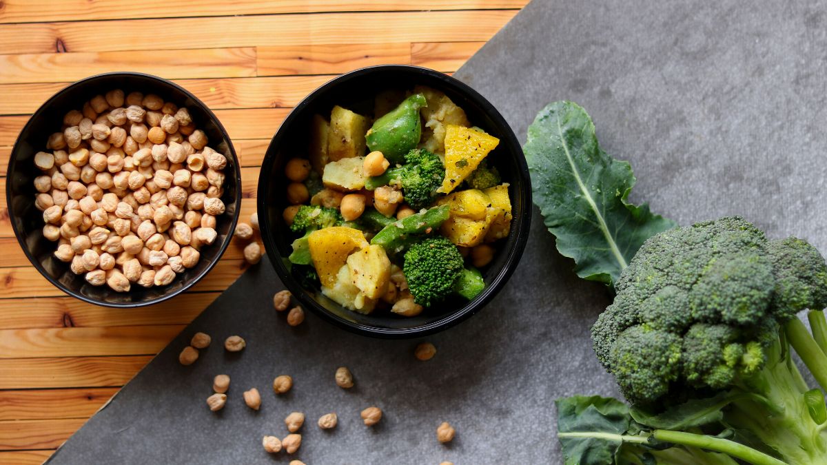 Padma Lakshmi’s Easy HighProtein Chickpea Salad For Weight Loss How