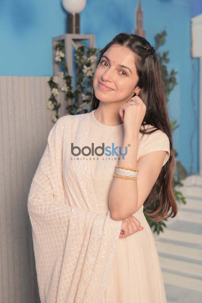 Divya Khosla Kumar Rings In The Ganpati Festival And Says Ganpati Bappa  Morya!- Boldsky