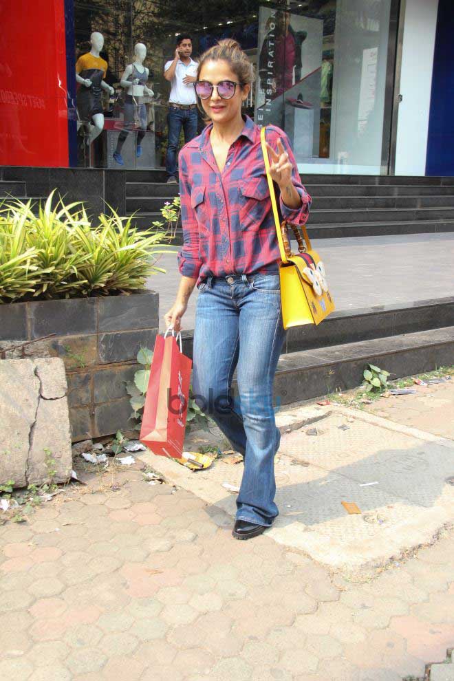 Amrita Arora Spotted At Speedo Store In Khar Boldsky