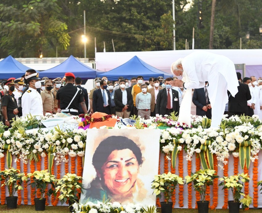 Celebs attend Lata Mangeshkar's state funeral Boldsky